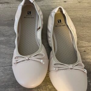 White Mountain Women's Nude Ballet Flats